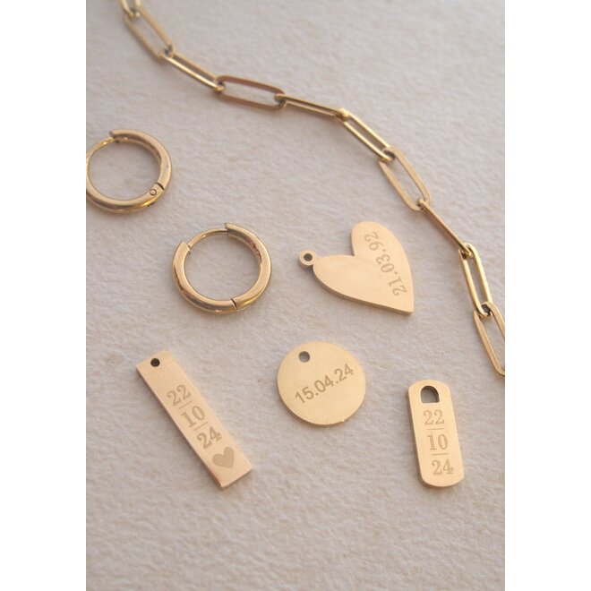 Gepersonaliseerde datum bedel tag goud