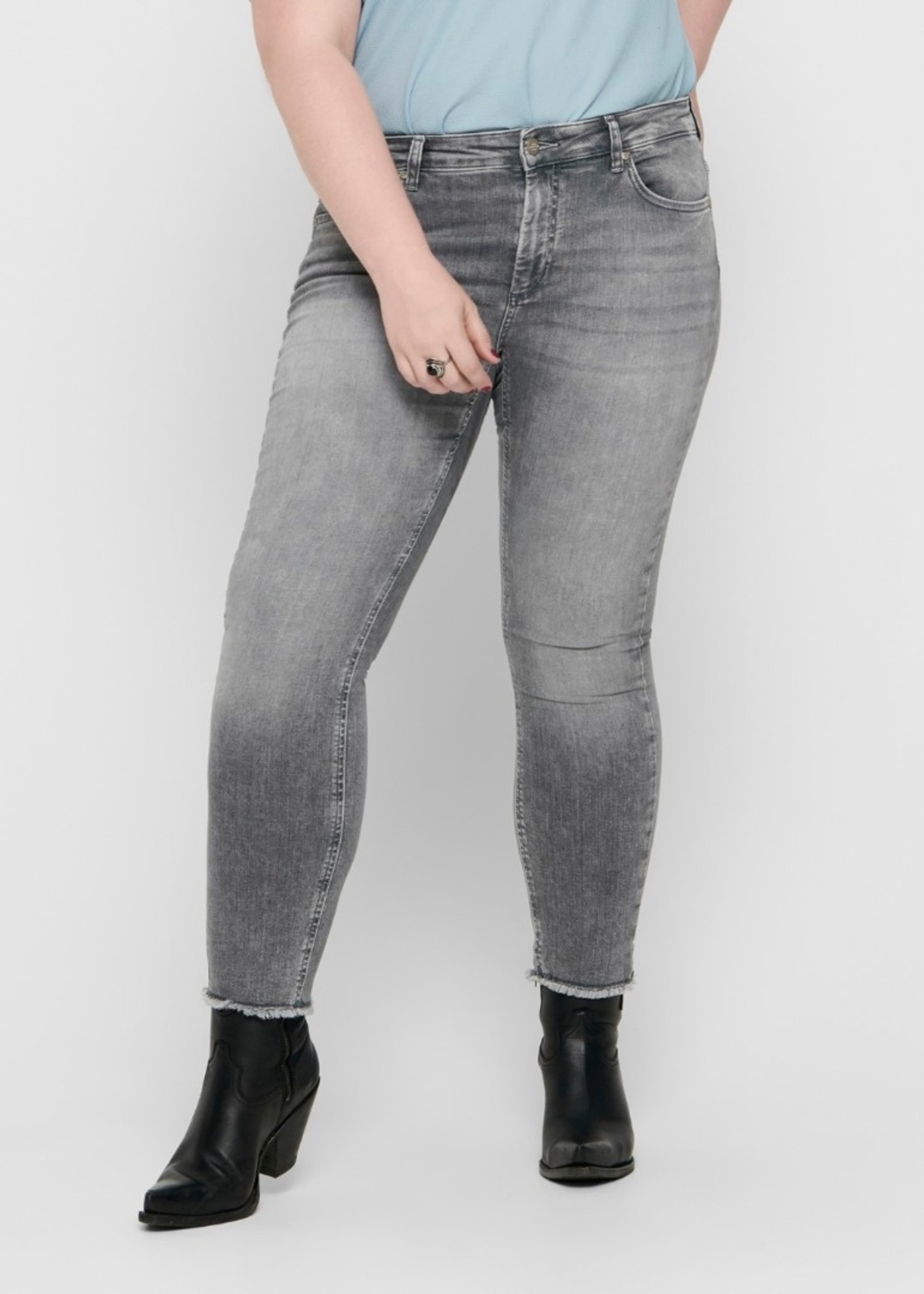 Only Carmakoma Willy Jeans - The FashionBash