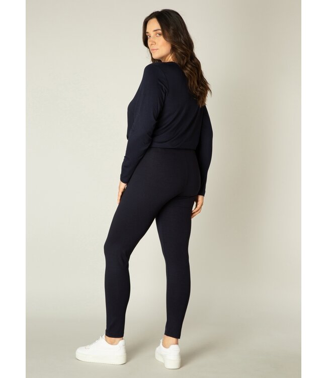 Base Level Curvy Andrea Legging