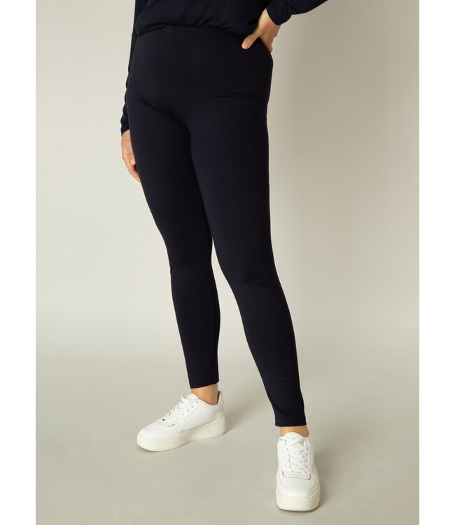 Base Level Curvy Andrea Legging