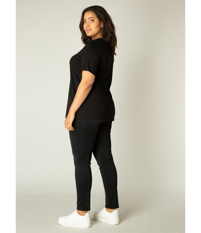 Base Level Curvy Alba T-shirt