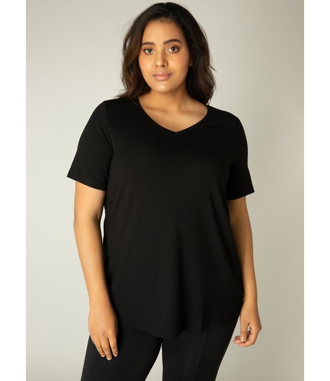 Base Level Curvy Alba T-shirt