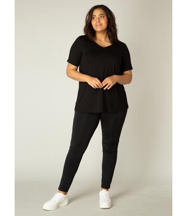 Base Level Curvy Alba T-shirt