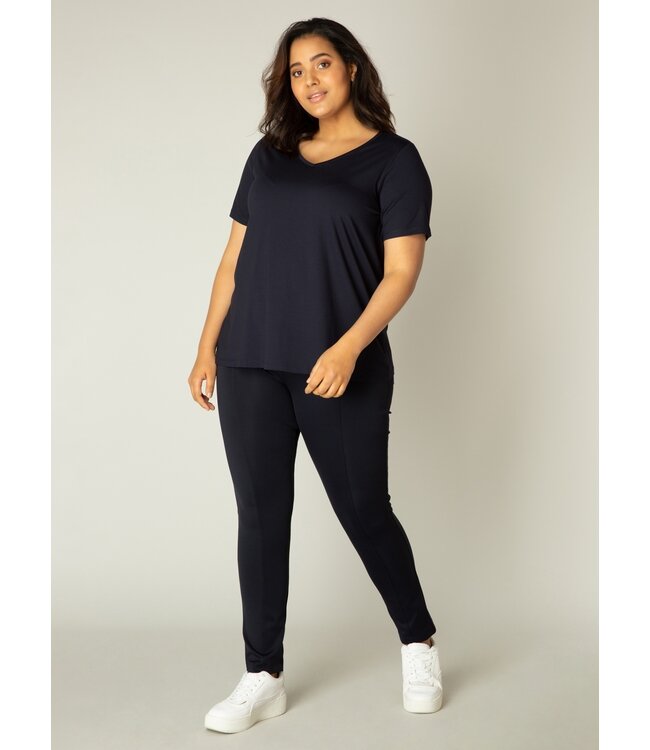 Base Level Curvy Alba T-shirt