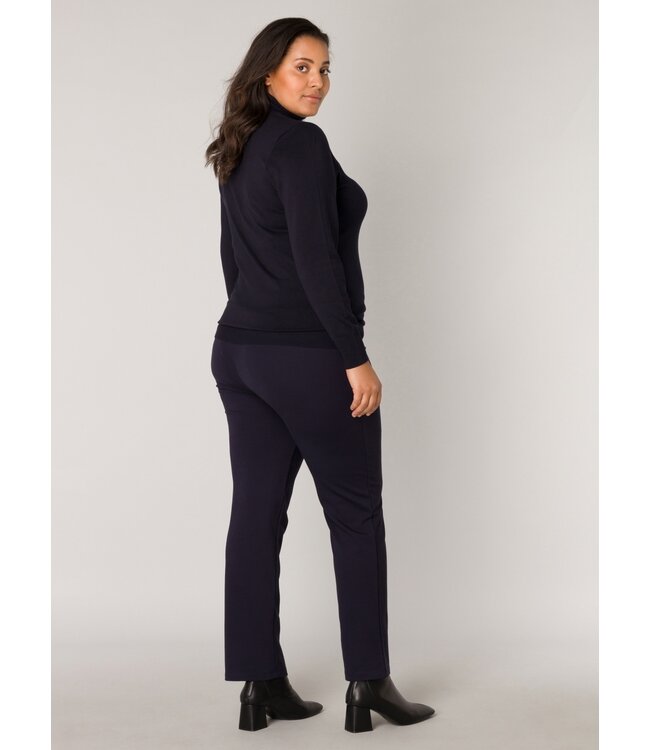 Base Level Curvy Yuena Pull Dark Blue