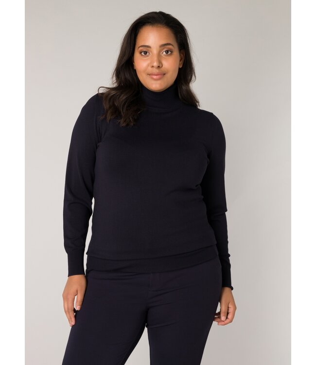 Base Level Curvy Yuena Pull Dark Blue