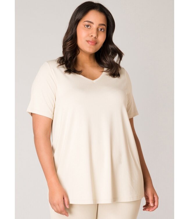 Base Level Curvy Alba T-shirt