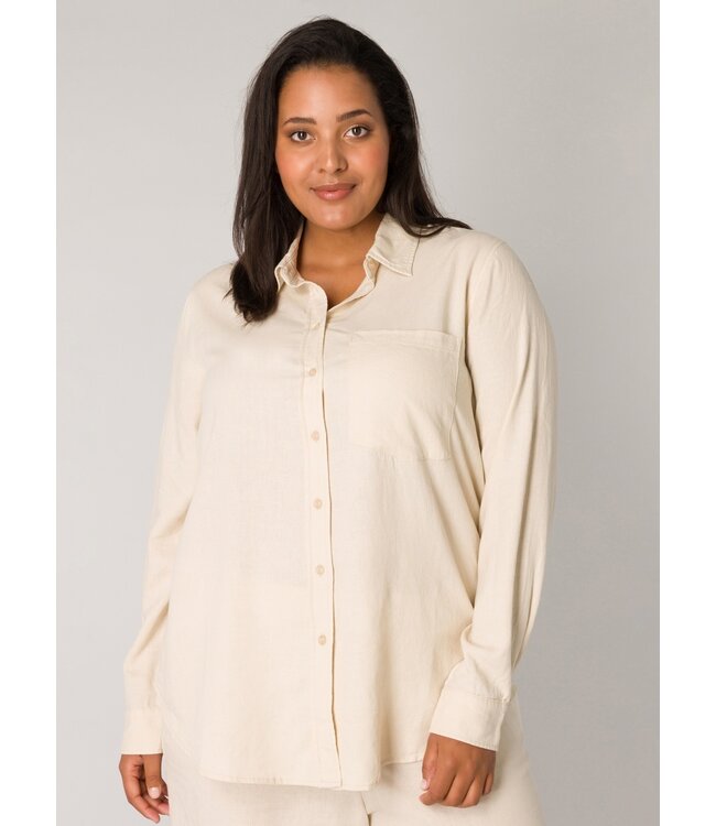 Base Level Curvy Yaella Blouse Light Beige