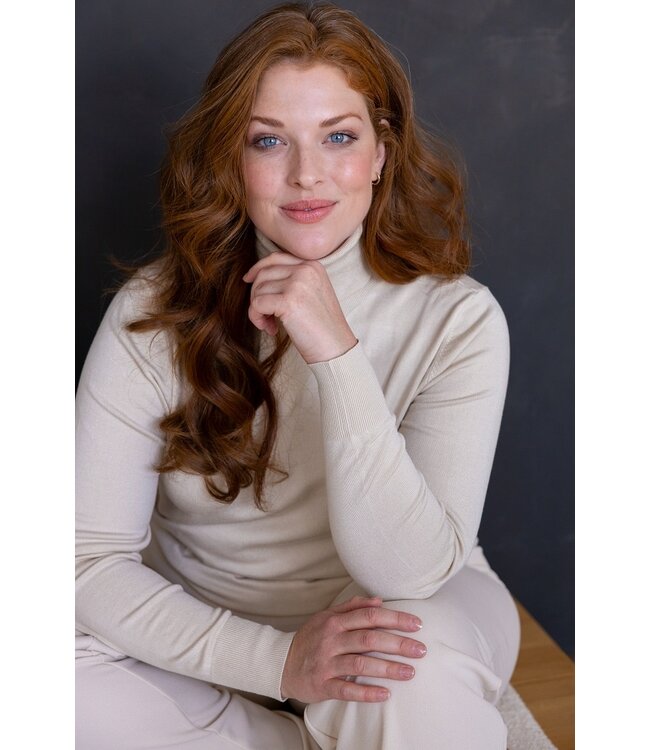 Base Level Curvy Yuena Pull Light Beige