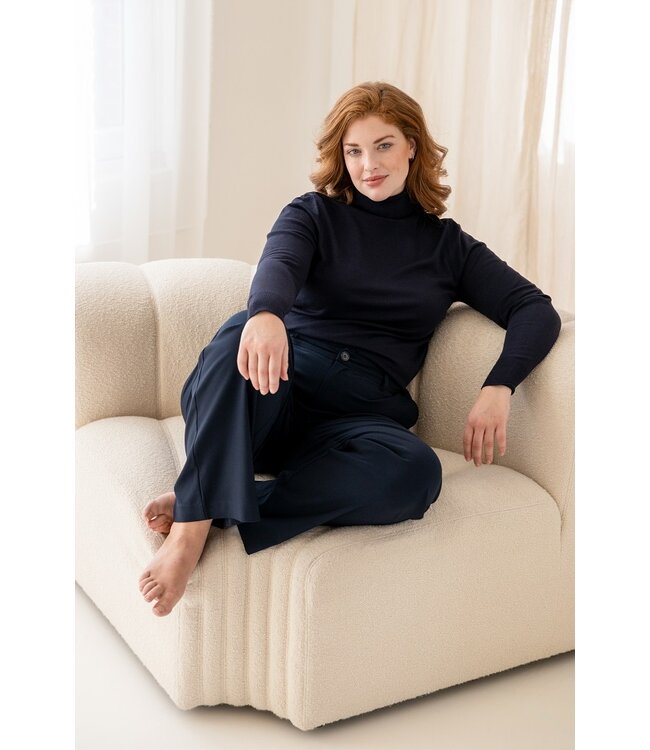 Base Level Curvy Yuena Pull Dark Blue