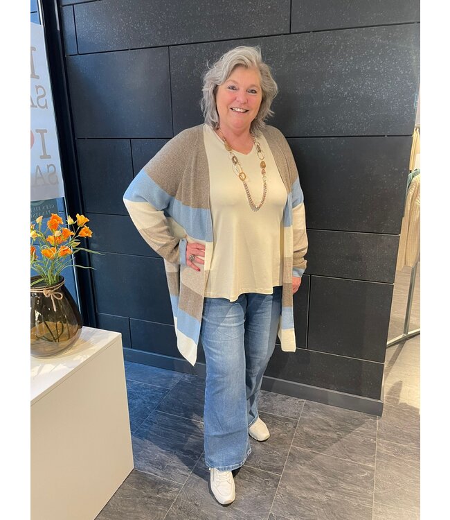 Base Level Curvy Alba T-shirt