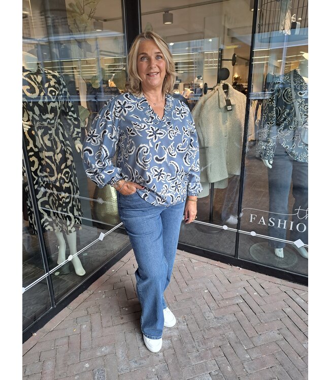 Base Level Amy Jeans Mid Blue