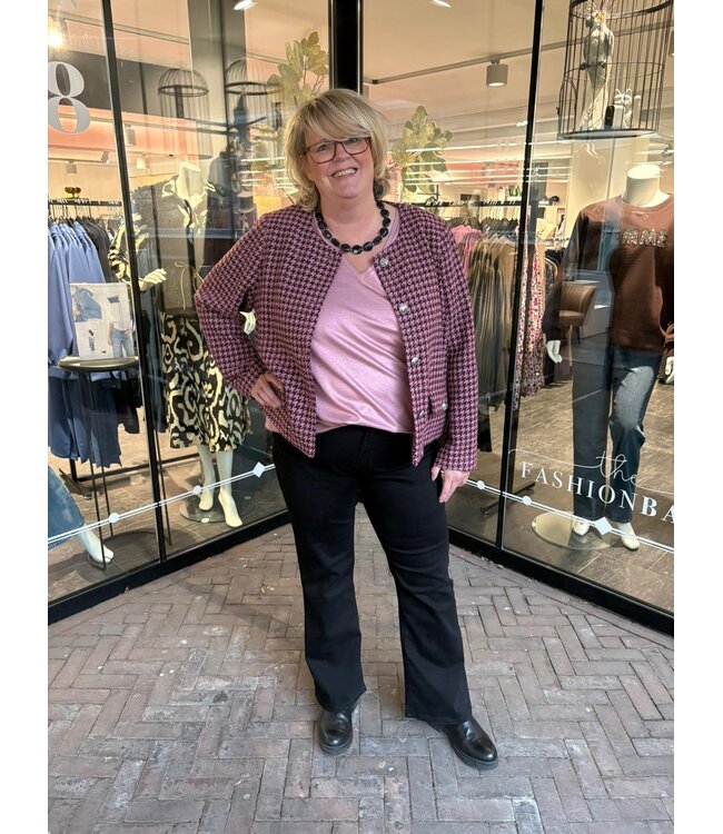 Yest Curve Hinte Top Dark Rose