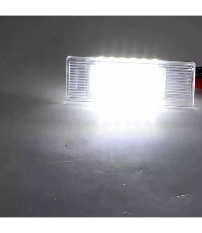 XEOD LED interieur verlichting - Kofferbak - Deur - Voet verlichting - Plug en play - Geschikt voor: BMW F20 - F21 - F30 - F31 - F34 - F32 - F10 LCI - F11 - F11 LCI - F07 LCI - F01N - F02N - F03N - F15 - E84 LCI - I01 - 2 stuks