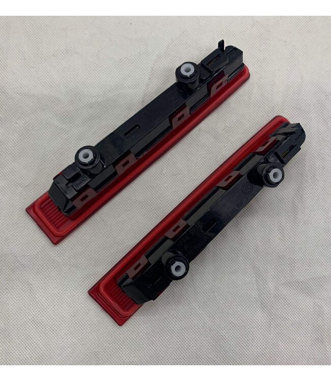 XEOD LED derde remlicht unit Geschikt voor Transporter T5 - T6 - T6.1 - Rood - Volledig LED - Plug en play - Canbus - Achterdeuren - 2 Stuks