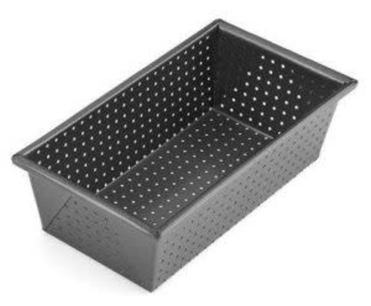 Masterclass Geperforeerde broodvorm met anti-kleeflaag 22cm Masterclass Geperforeerde broodvorm met anti-kleeflaag 22cm