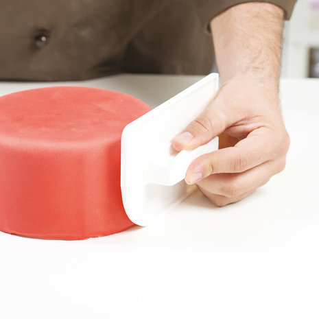 Decora Food-grade polystyrene fondant smoother with three corners, 16 x 9.5 cm Decora Food-grade polystyrene fondant smoother with three corners, 16 x 9.5 cm