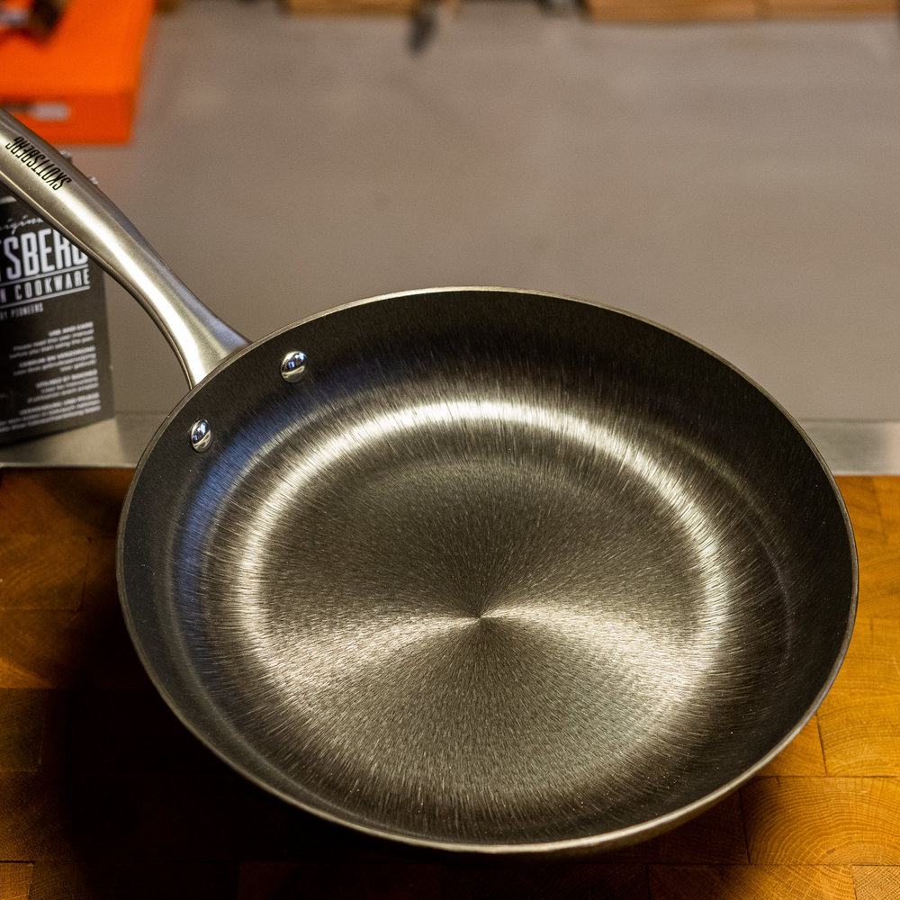 Skottsberg Lightweight cast iron frying pan 28cm