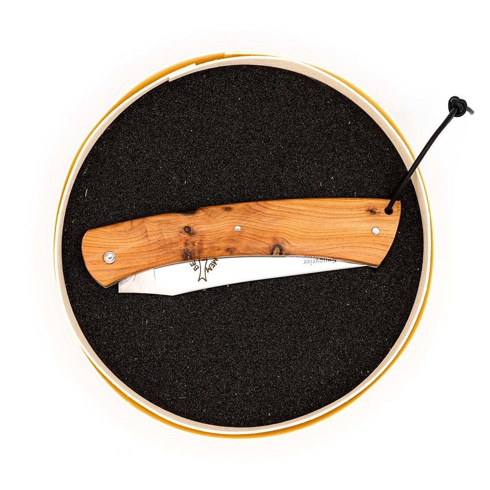 Laguiole en Aubrac Camembert knife juniper wood Laguiole en Aubrac Camembert knife juniper wood