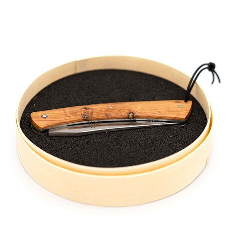 Laguiole en Aubrac Camembert knife juniper wood Laguiole en Aubrac Camembert knife juniper wood