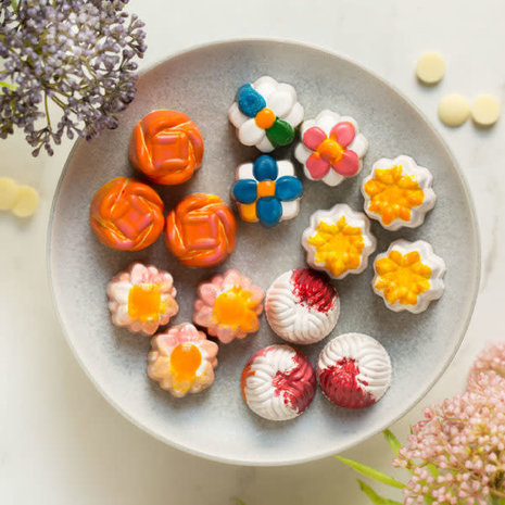 Decora Polycarbonate chocolate mold "Spring Praline" Decora Polycarbonate chocolate mold "Spring Praline"