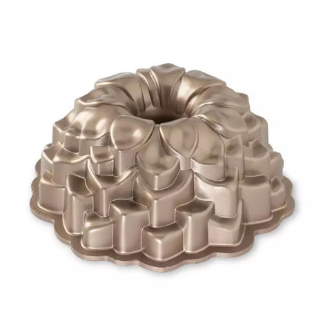 Nordic Ware Blossom Bundt Pan Nordic Ware Blossom Bundt Pan