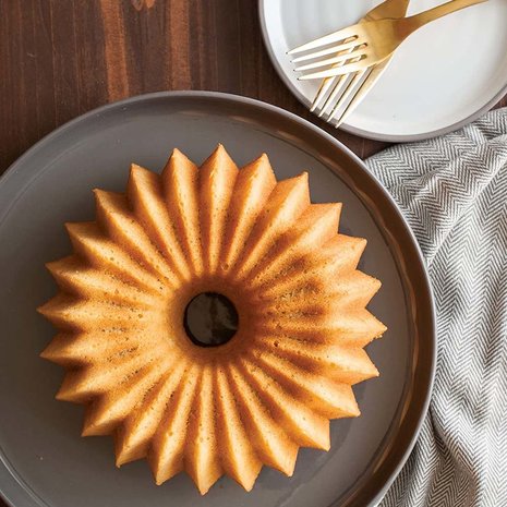 Nordic Ware Brilliance Bundt 5-cup GOLD Nordic Ware Brilliance Bundt 5-cup GOLD