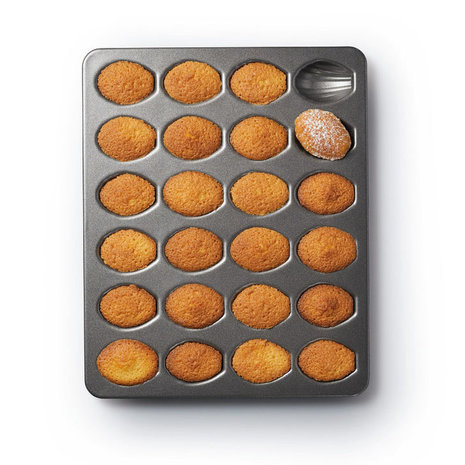 Masterclass Non-stick 24 hole mini-madeleine pan 20x40cm Masterclass Non-stick 24 hole mini-madeleine pan 20x40cm