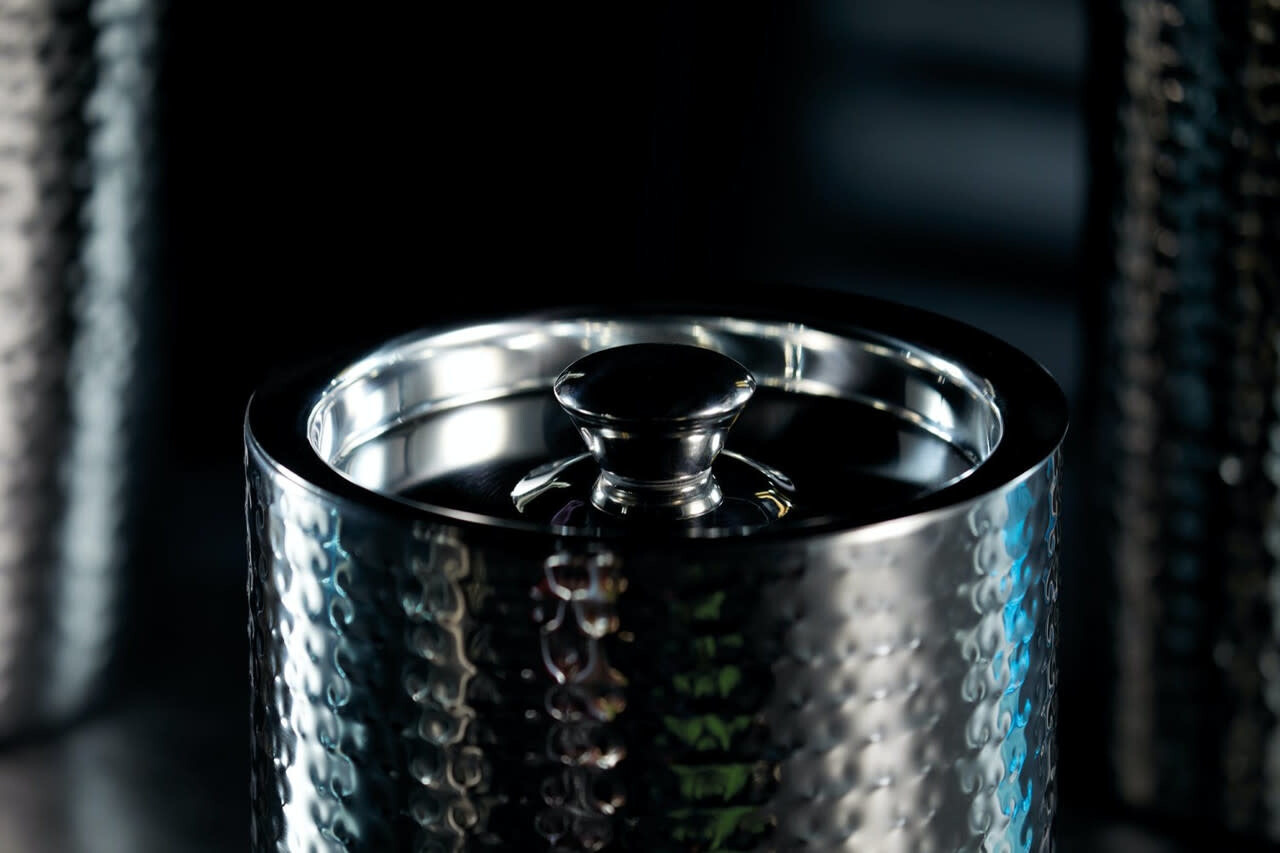 BarCraft Double-walled hammered stainless steel ice bucket with tongs BarCraft Double-walled hammered stainless steel ice bucket with tongs