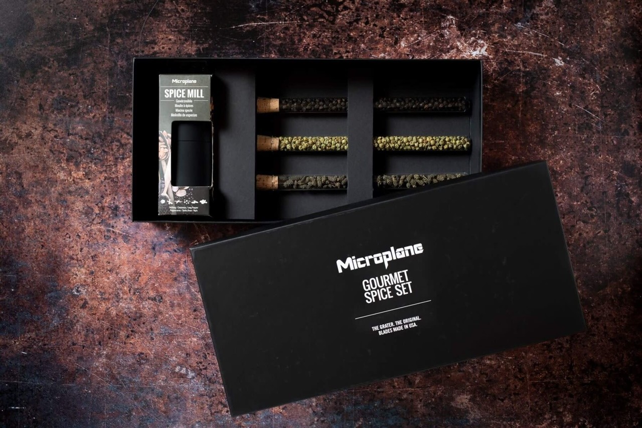 Microplane Spice grinder with 3 types of chili Microplane Spice grinder with 3 types of chili