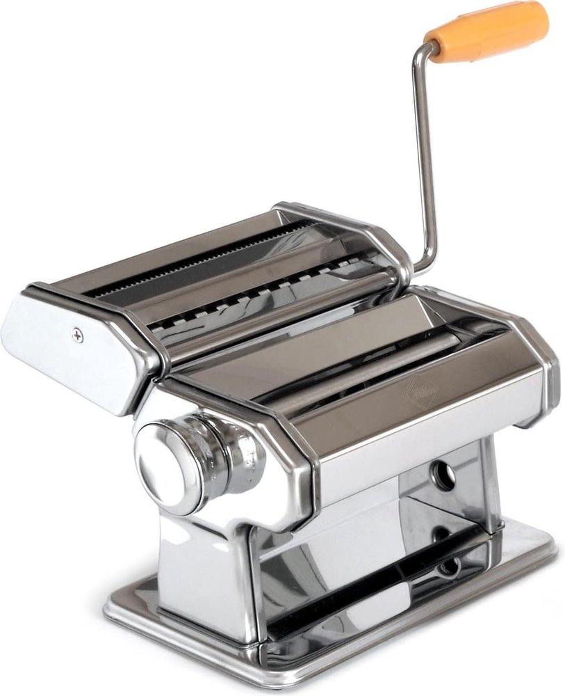 Pasta machine