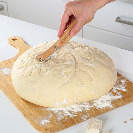 Beukenhouten bakkersmes incl. reservemesjes