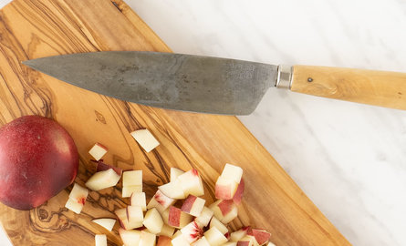 Carbon steel or stainless steel knives?