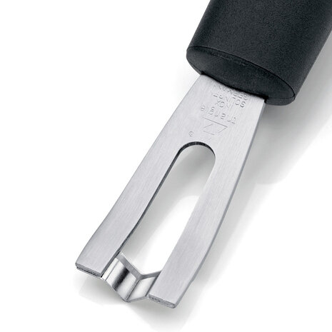 Channel knife with triangular blade Channel knife with triangular blade