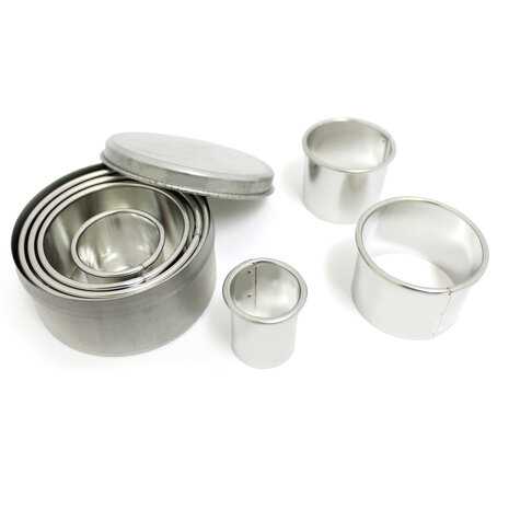 Calder 7 smooth round cutters 2-6,5cm in tin