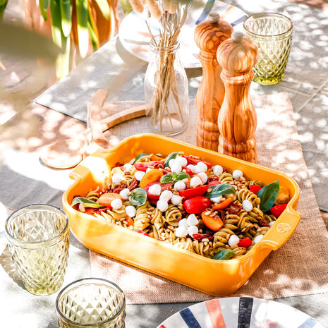 Peugeot Appolia rectangular ceramic oven dish 36cm Jaune Safran Peugeot Appolia rectangular ceramic oven dish 36cm Jaune Safran