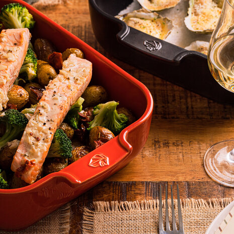 Peugeot Appolia rectangular ceramic oven dish 32cm Rouge Peugeot Appolia rectangular ceramic oven dish 32cm Rouge