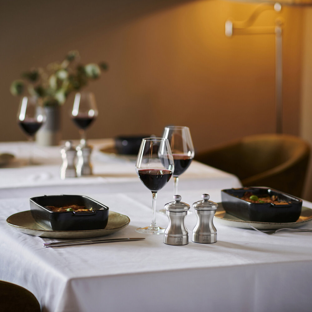 Peugeot Appolia rechthoekige keramische ovenschaal 22cm Noir Satin Peugeot Appolia rechthoekige keramische ovenschaal 22cm Noir Satin