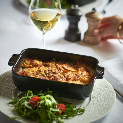 Peugeot Appolia rechthoekige keramische ovenschaal 22cm Noir Satin Peugeot Appolia rechthoekige keramische ovenschaal 22cm Noir Satin