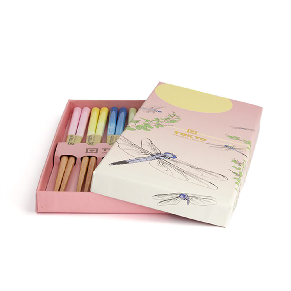 Tokyo Design Studio 5 sets houten eetstokjes Pink Dragonfly in geschenkverpakking Tokyo Design Studio 5 sets houten eetstokjes Pink Dragonfly in geschenkverpakking