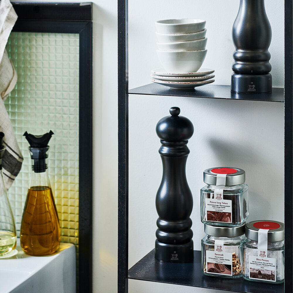 Peugeot Paris Chef Carbone peppermill 22cm U-select Peugeot Paris Chef Carbone peppermill 22cm U-select