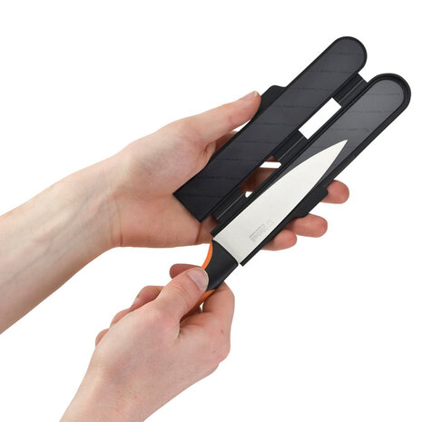 Ambrogio Sanelli Magnetic hard shell knife guard 16,5 x 2,5cm Ambrogio Sanelli Magnetic hard shell knife guard 16,5 x 2,5cm