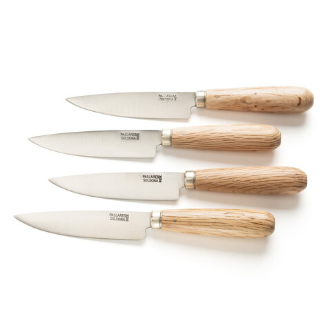 Pallares Solsona 4 RVS tafelmessen / steakmessen 10cm met eikenhouten heft Pallares Solsona 4 RVS tafelmessen / steakmessen 10cm met eikenhouten heft