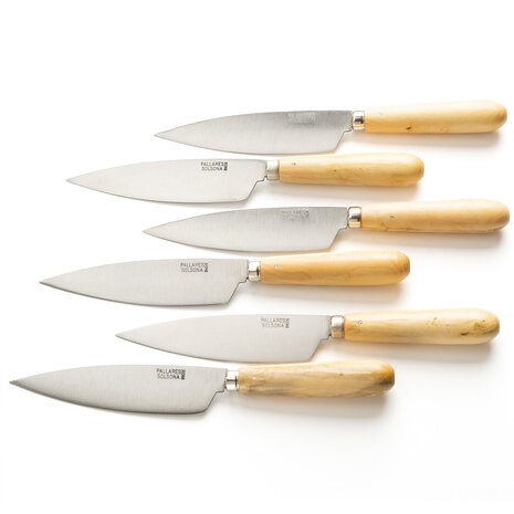 Pallares Solsona 6 stainless steel table knives / steak knives 13cm with boxwood handle Pallares Solsona 6 stainless steel table knives / steak knives 13cm with boxwood handle