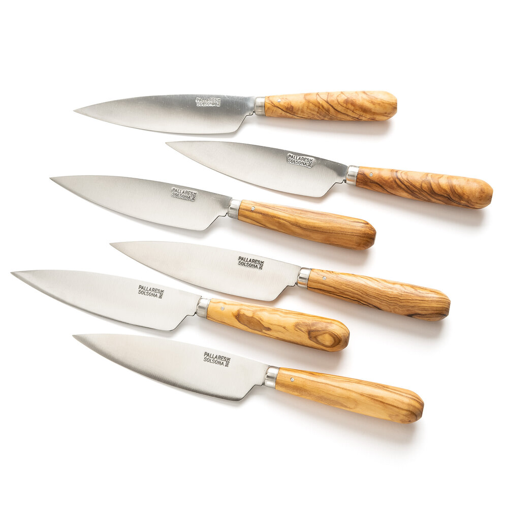 Pallares Solsona 6 stainless steel table knives / steak knives 13cm with olivewood handle Pallares Solsona 6 stainless steel table knives / steak knives 13cm with olivewood handle