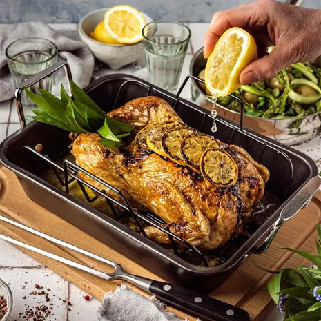 Non-stick roaster with rack 30x22cm