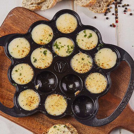 Victoria Poffertjespan van geëmailleerd gietijzer