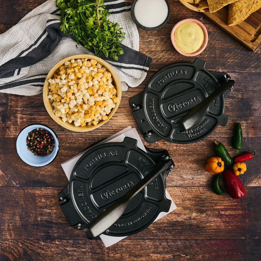 Victoria Cast iron tortilla press and pataconera with reinforced base and lever, 16.5 cm plates