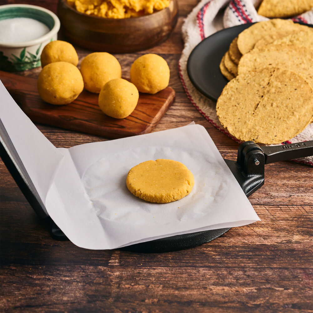 Victoria Seasoned cast iron tortilla press 20cm Victoria Seasoned cast iron tortilla press 20cm