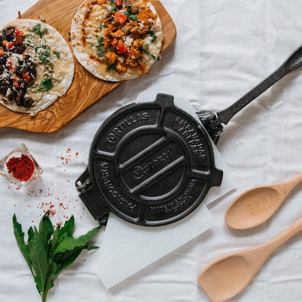 Victoria Seasoned cast iron tortilla press 20cm Victoria Seasoned cast iron tortilla press 20cm